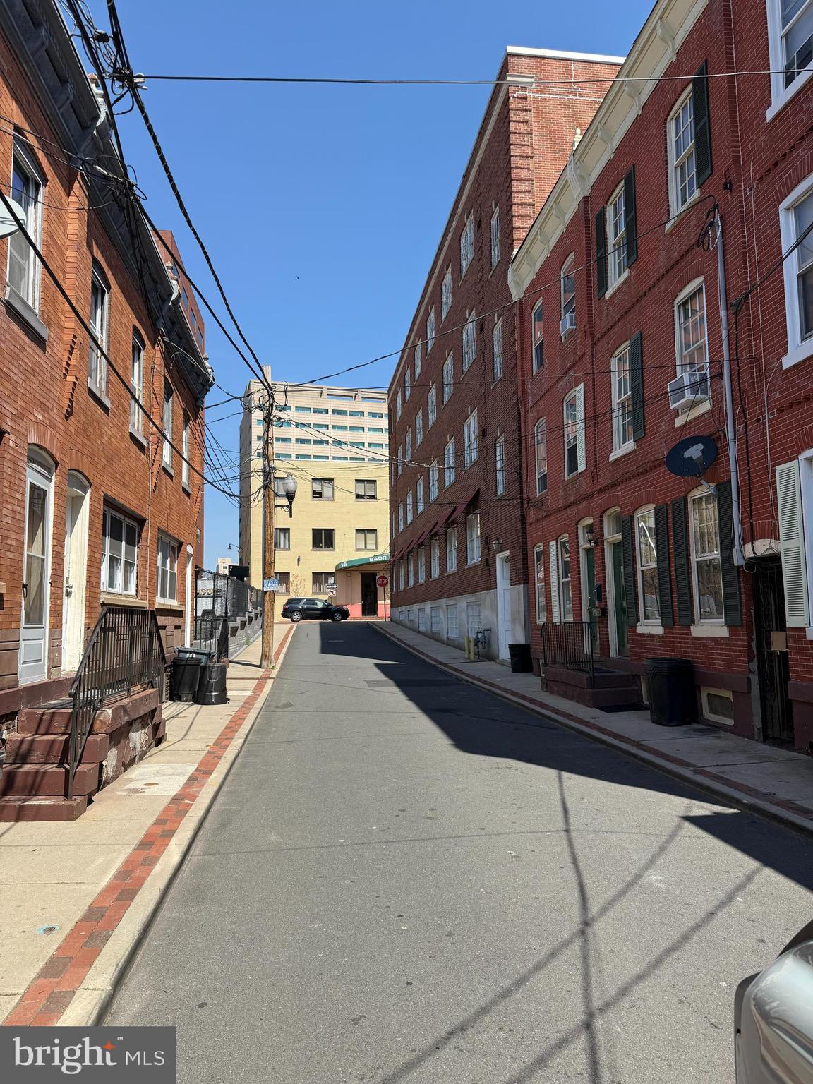 6 PEACE STREET