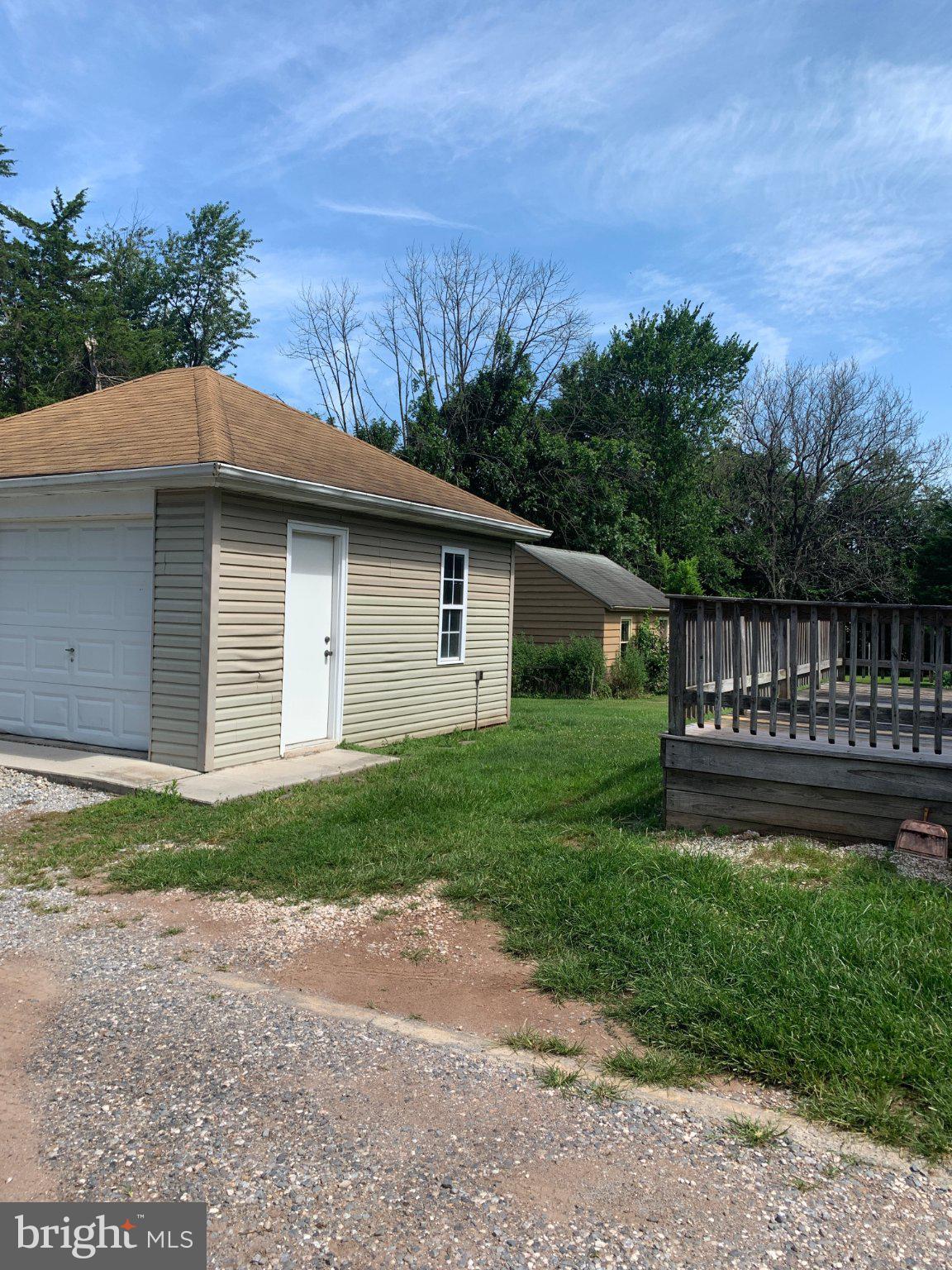 2243 SUNSET LANE