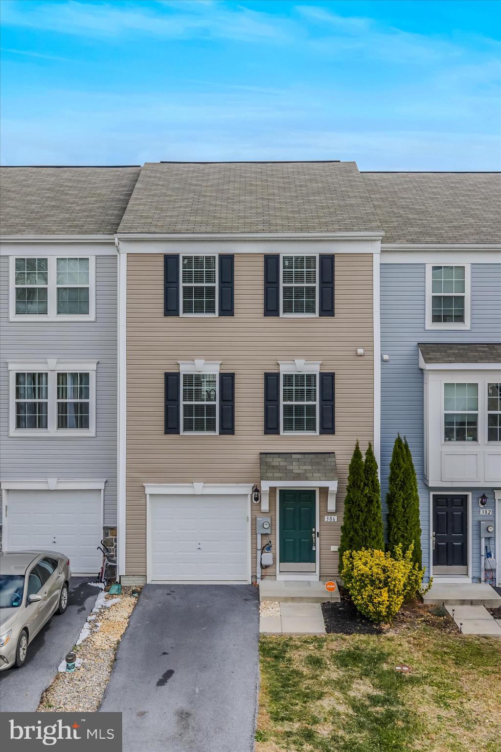 386 RUMBLING ROCK ROAD