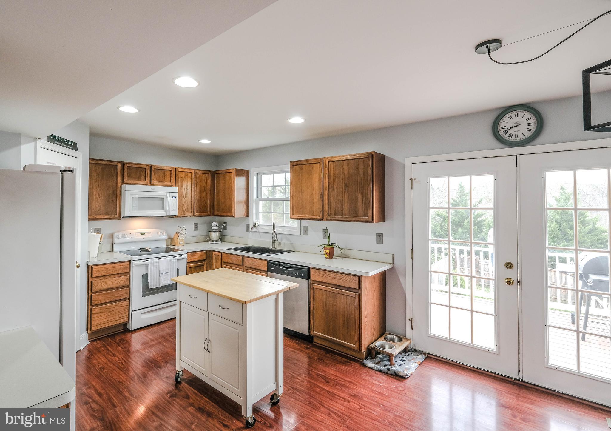 THE TOWNES AT OAKHURST - Residential Lease