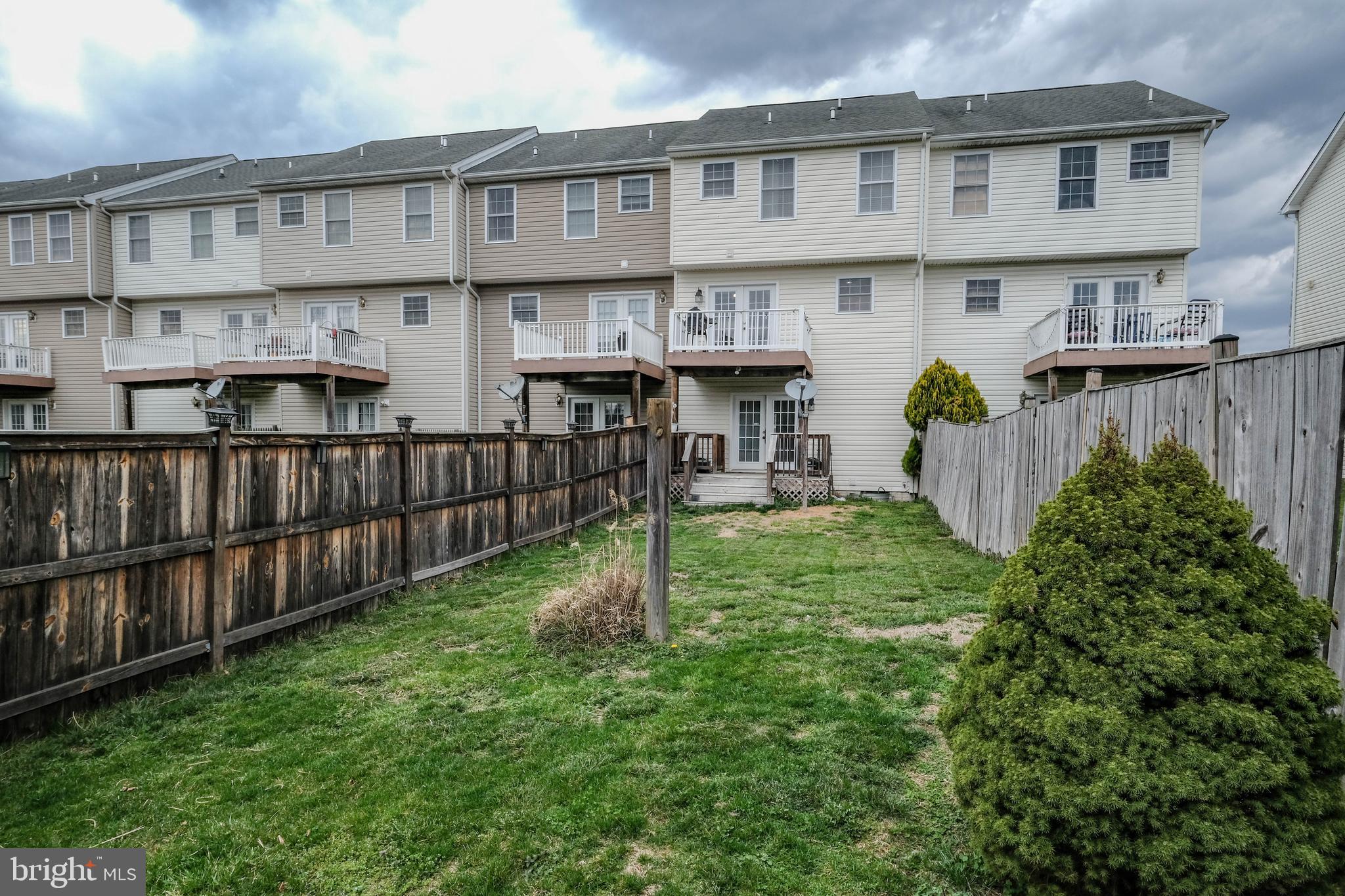 THE TOWNES AT OAKHURST - Residential Lease