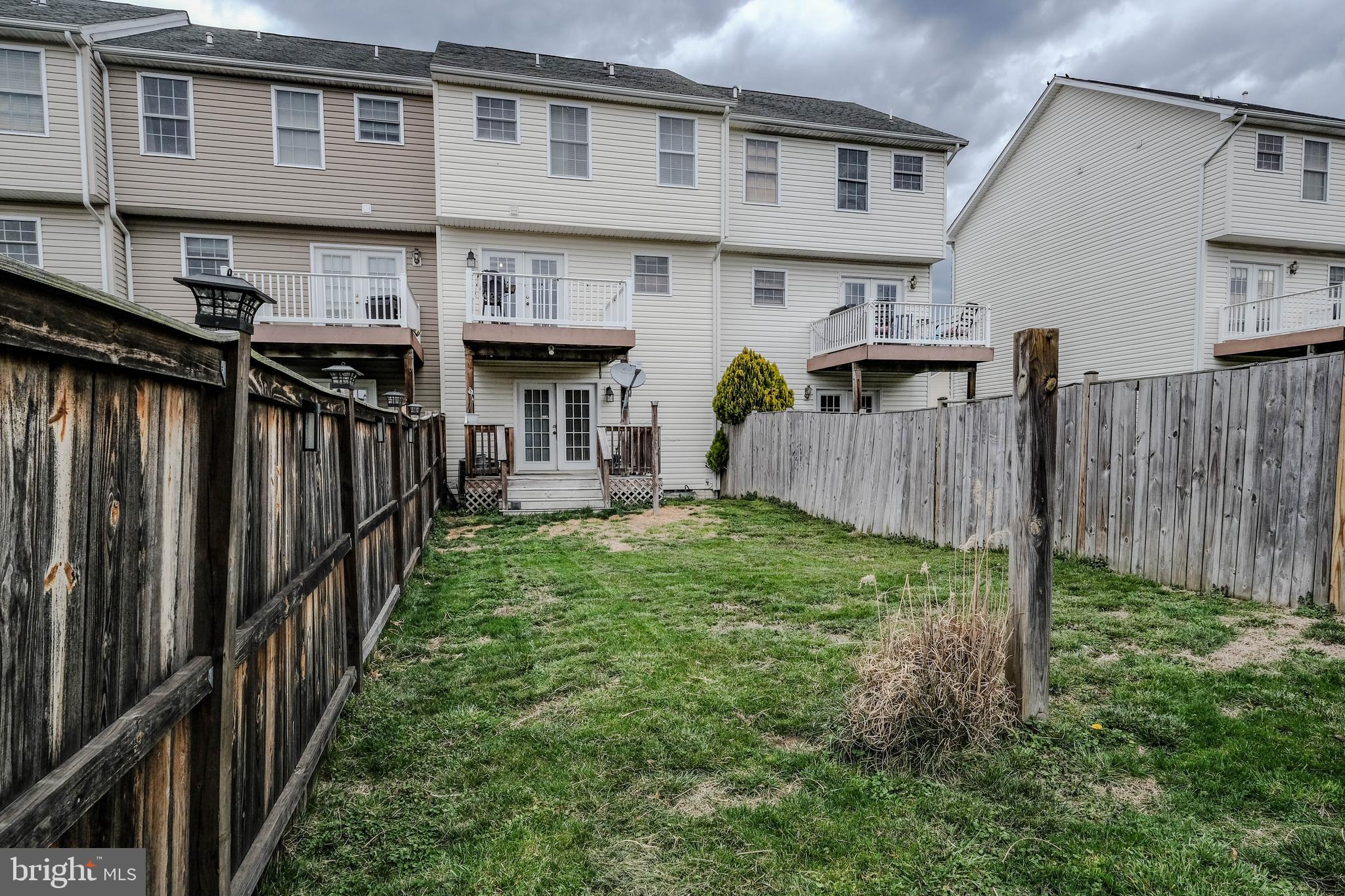 THE TOWNES AT OAKHURST - Residential Lease