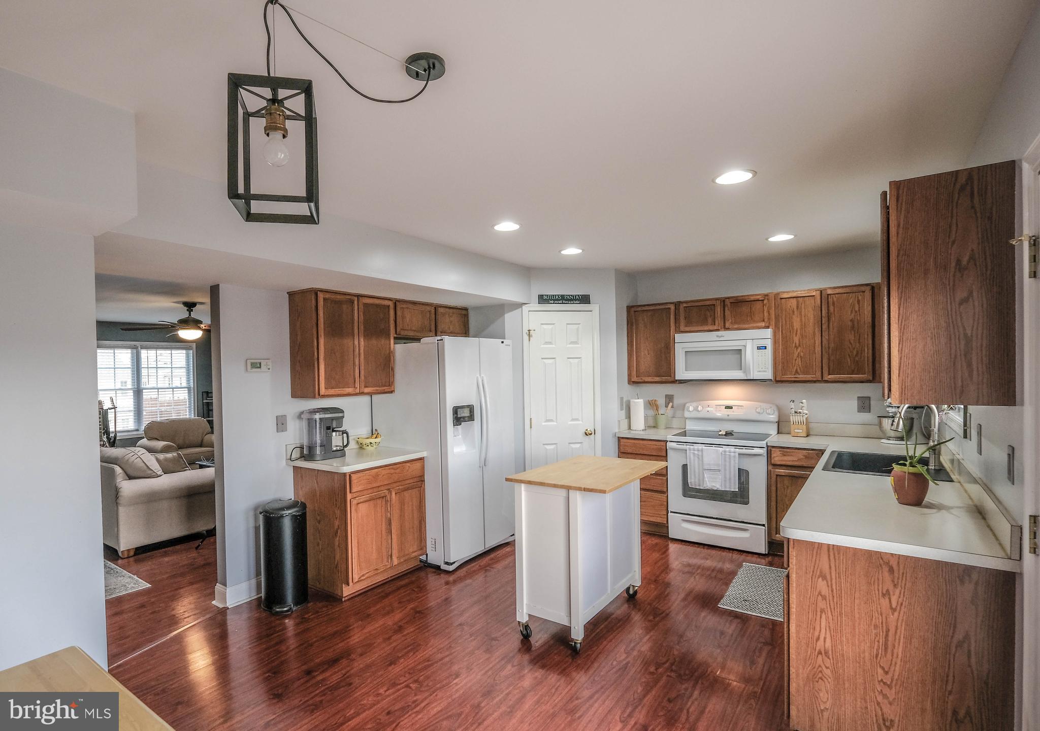 THE TOWNES AT OAKHURST - Residential Lease