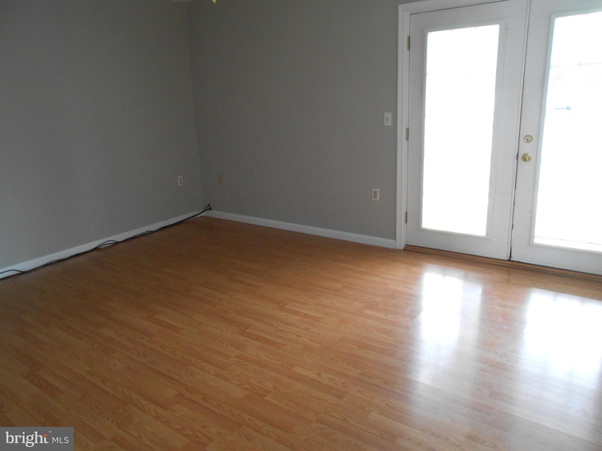 THE TOWNES AT OAKHURST - Residential Lease