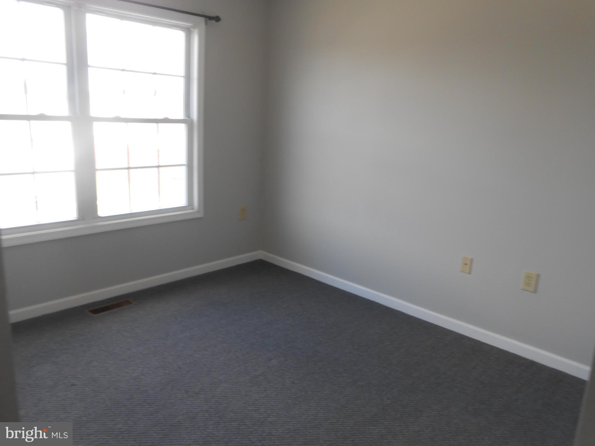 THE TOWNES AT OAKHURST - Residential Lease