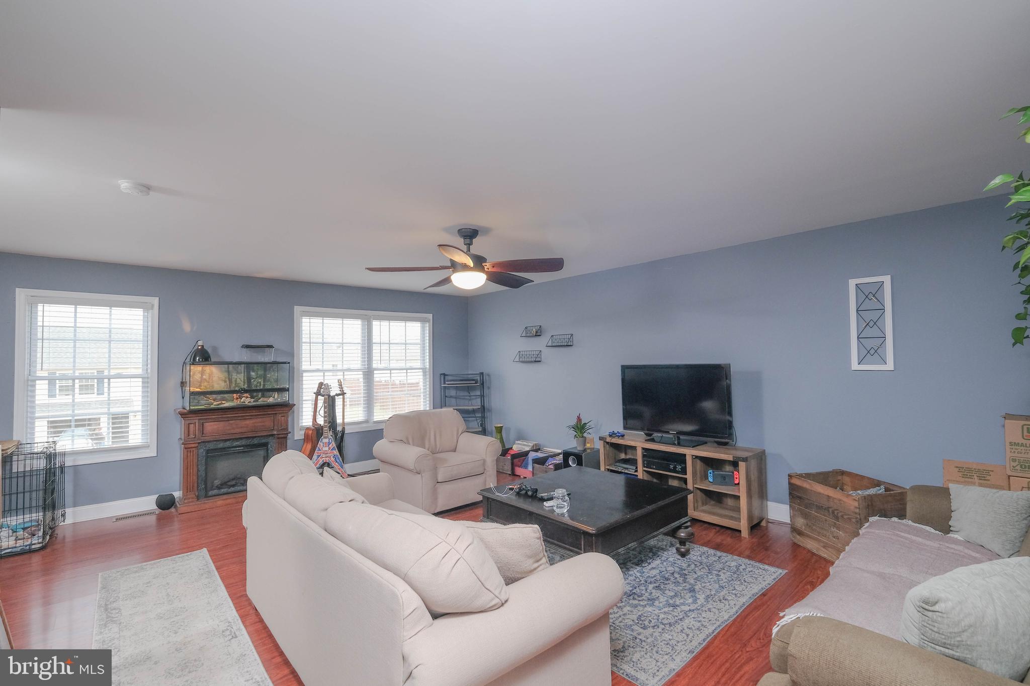 THE TOWNES AT OAKHURST - Residential Lease