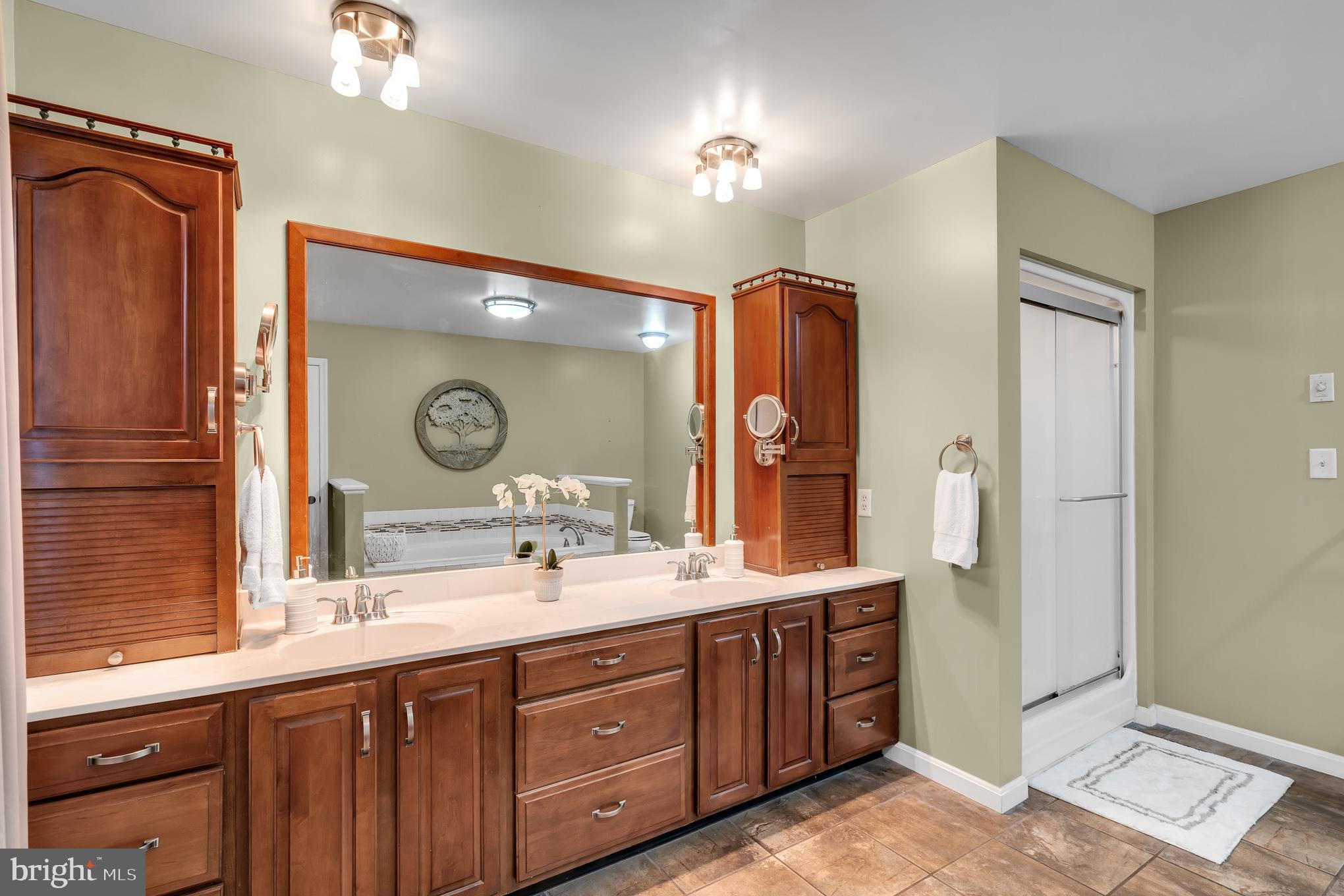 SOUTH POINTE - Residential