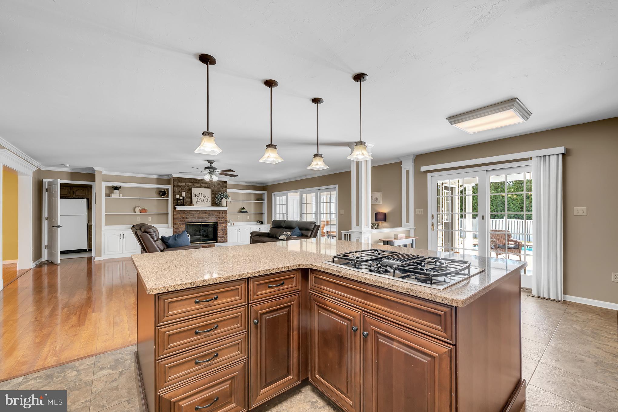 SOUTH POINTE - Residential