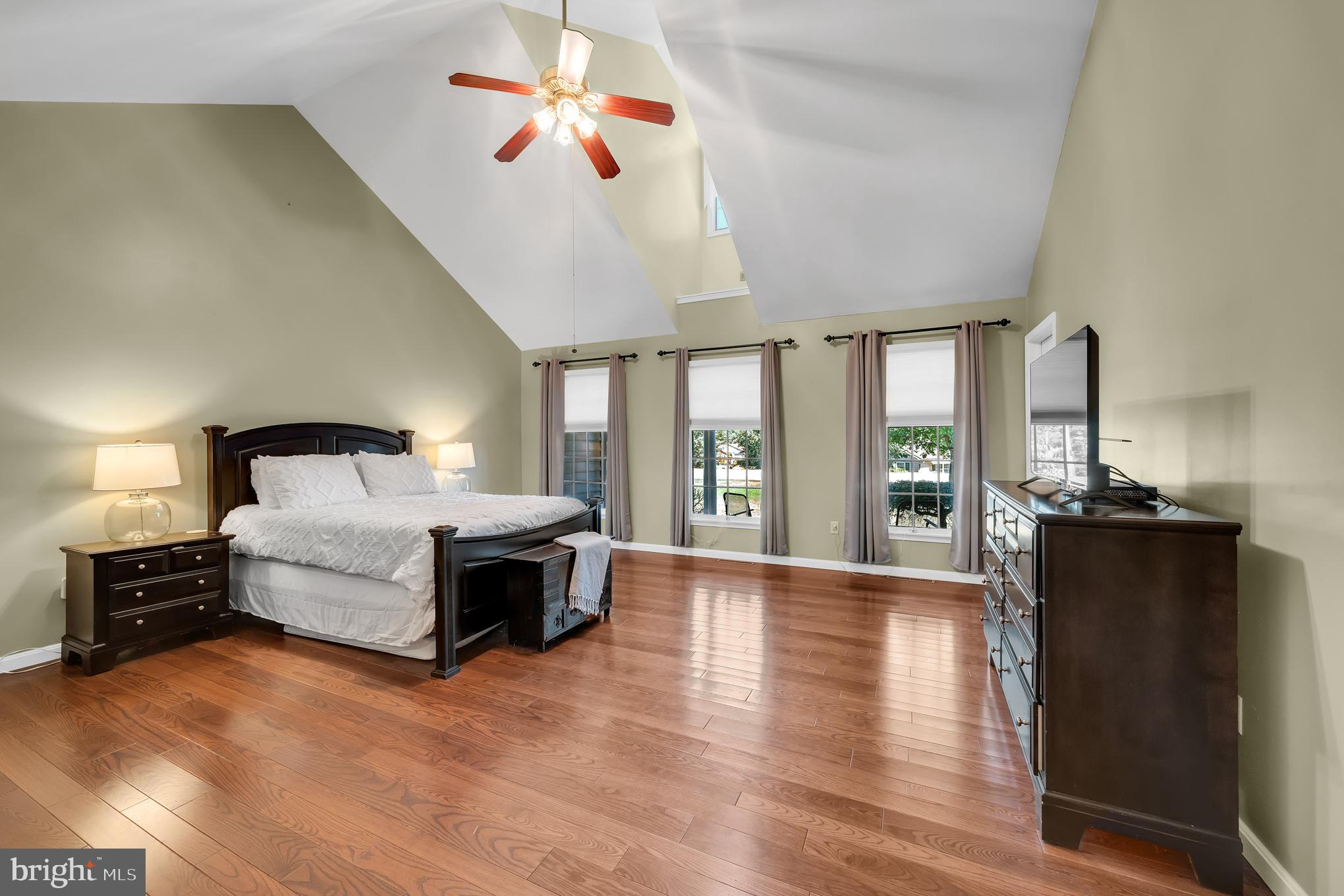 SOUTH POINTE - Residential