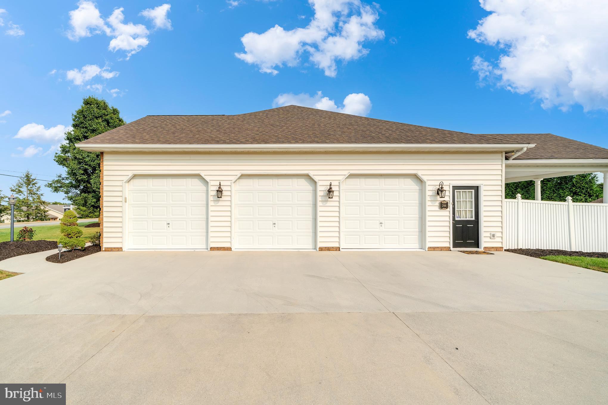 SOUTH POINTE - Residential