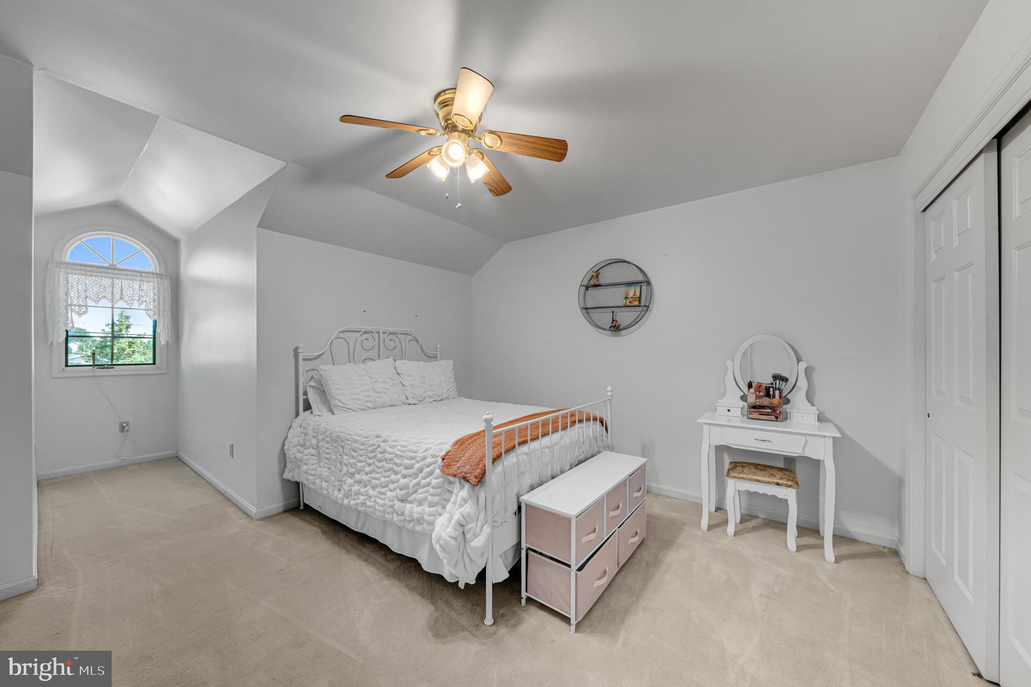 SOUTH POINTE - Residential