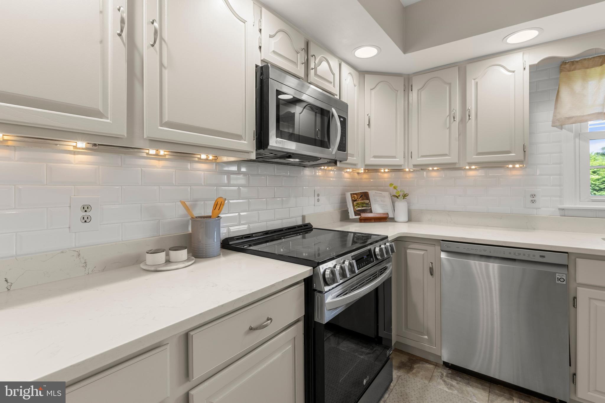 LONGVIEW LANE - Residential