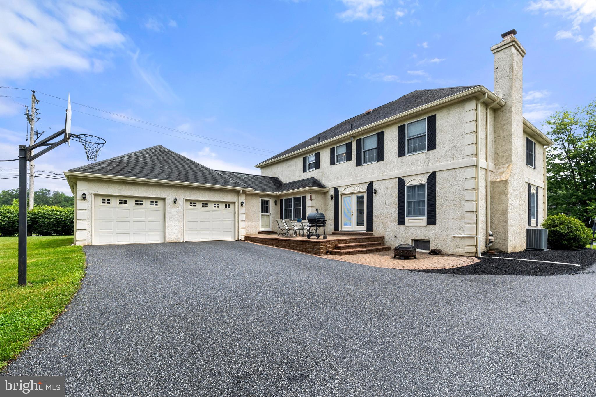 LONGVIEW LANE - Residential