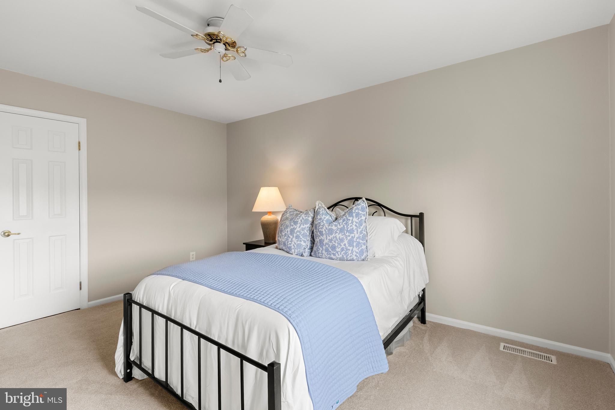 LONGVIEW LANE - Residential