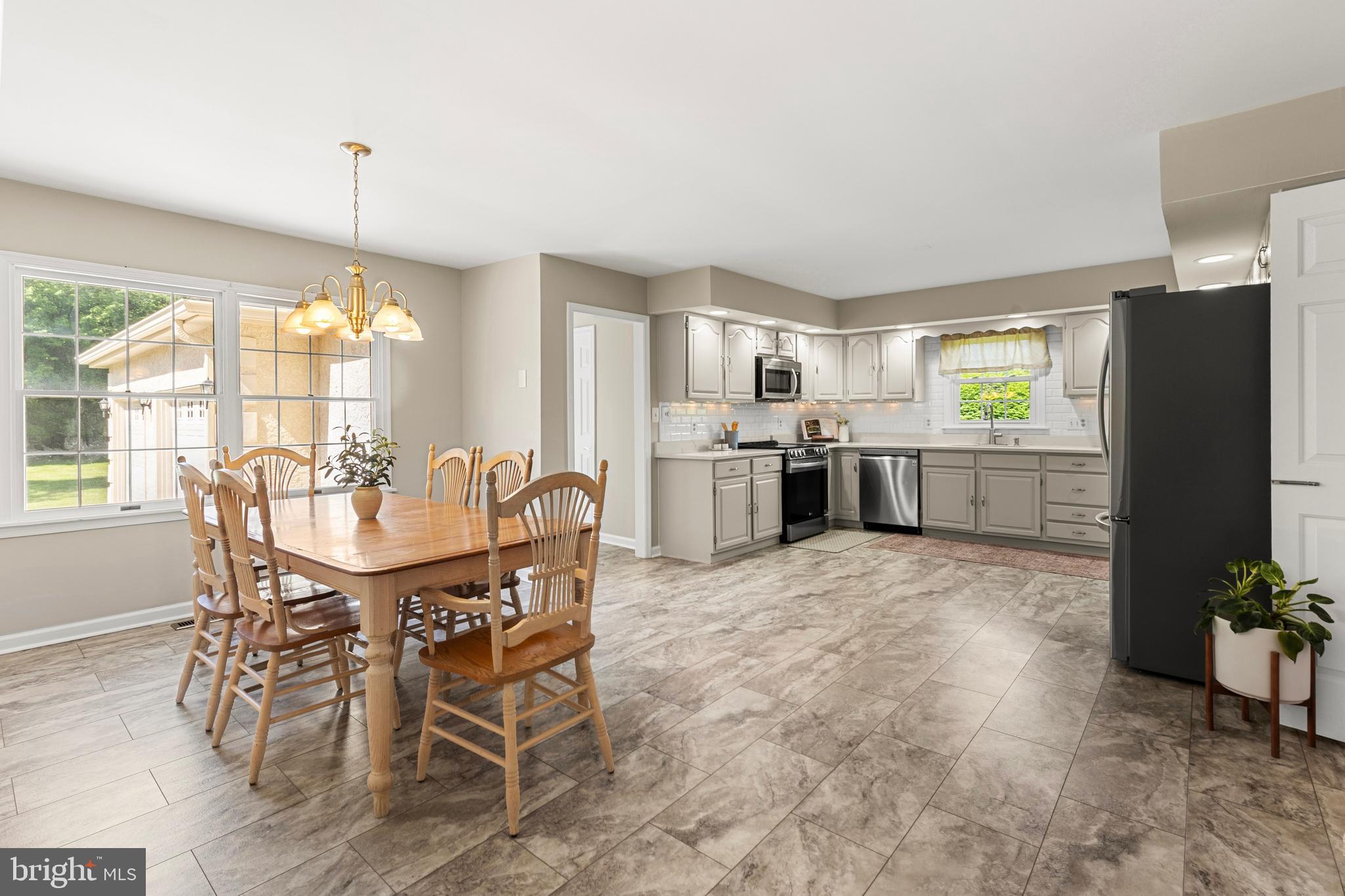 LONGVIEW LANE - Residential