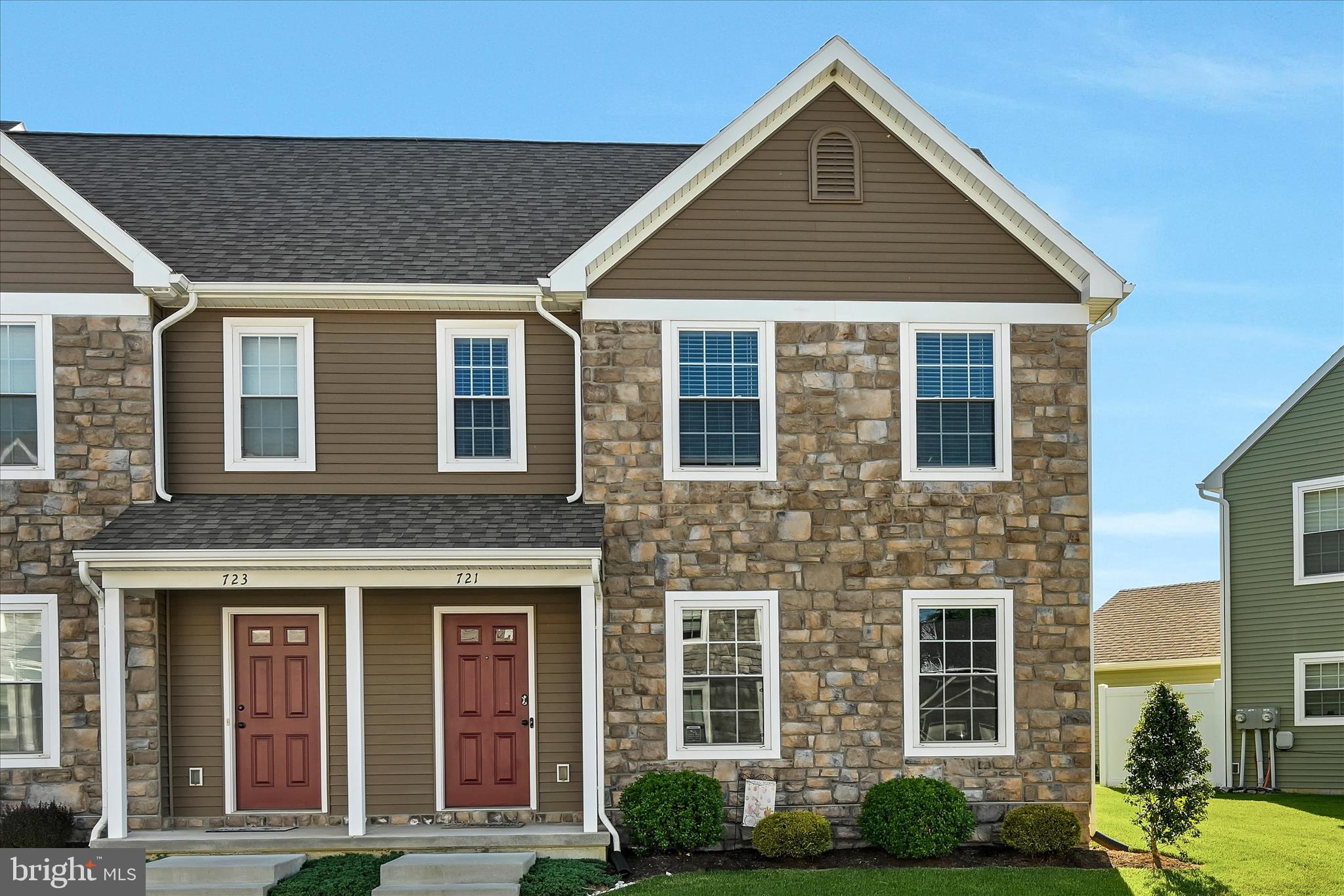 721 FARMWOOD LANE