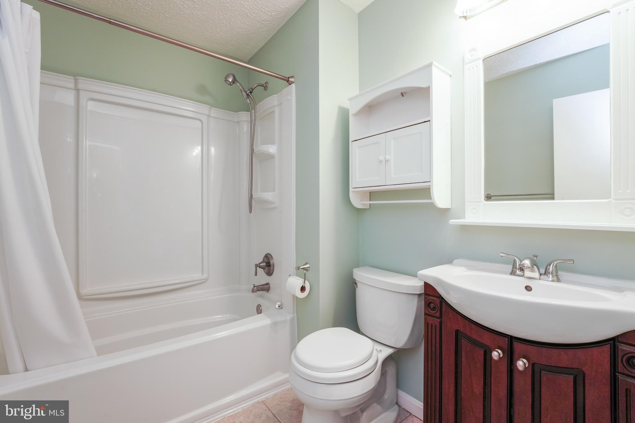 HUNT CLUB ESTATES - Residential