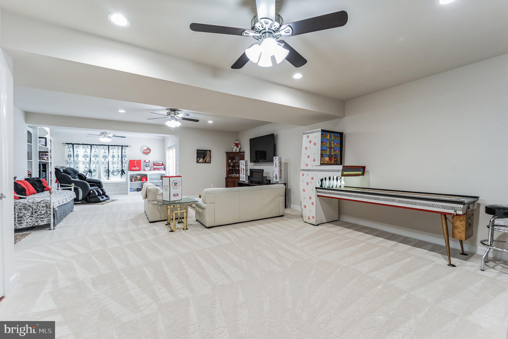 DEEP CREEK VILLAGE - Residential