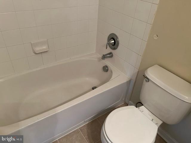 RIVER OAKS - Residential Lease