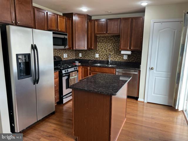 RIVER OAKS - Residential Lease