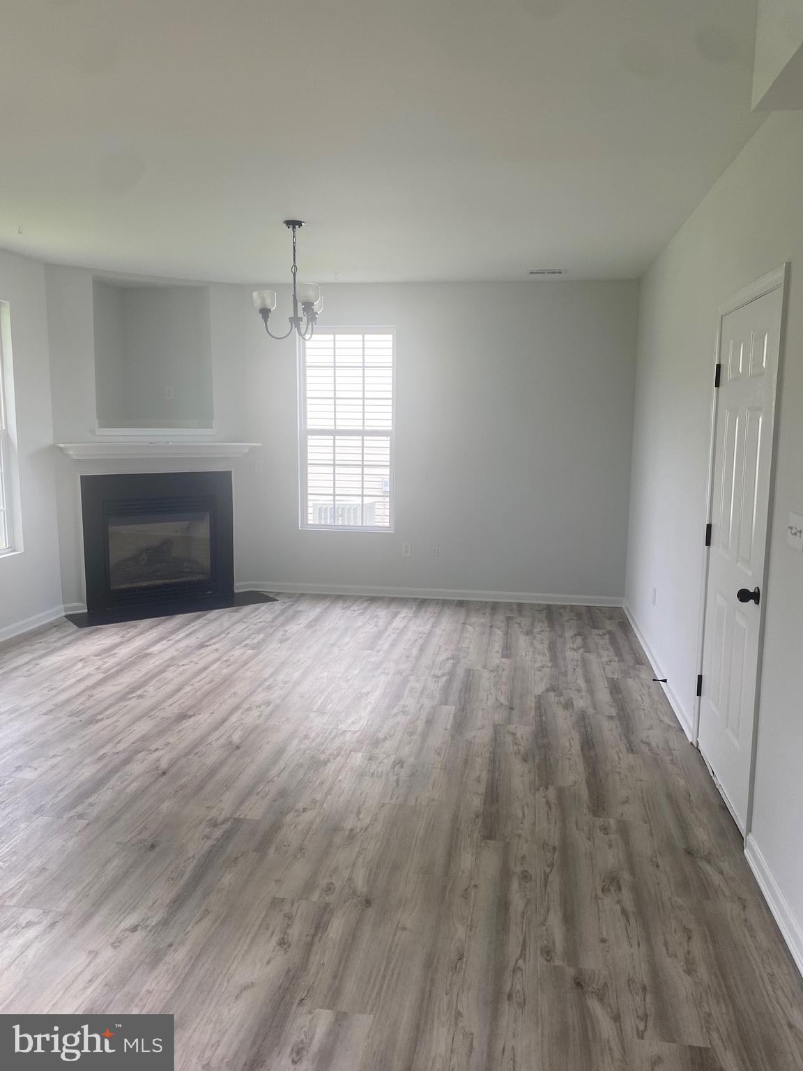 6 MIMOSA COURT