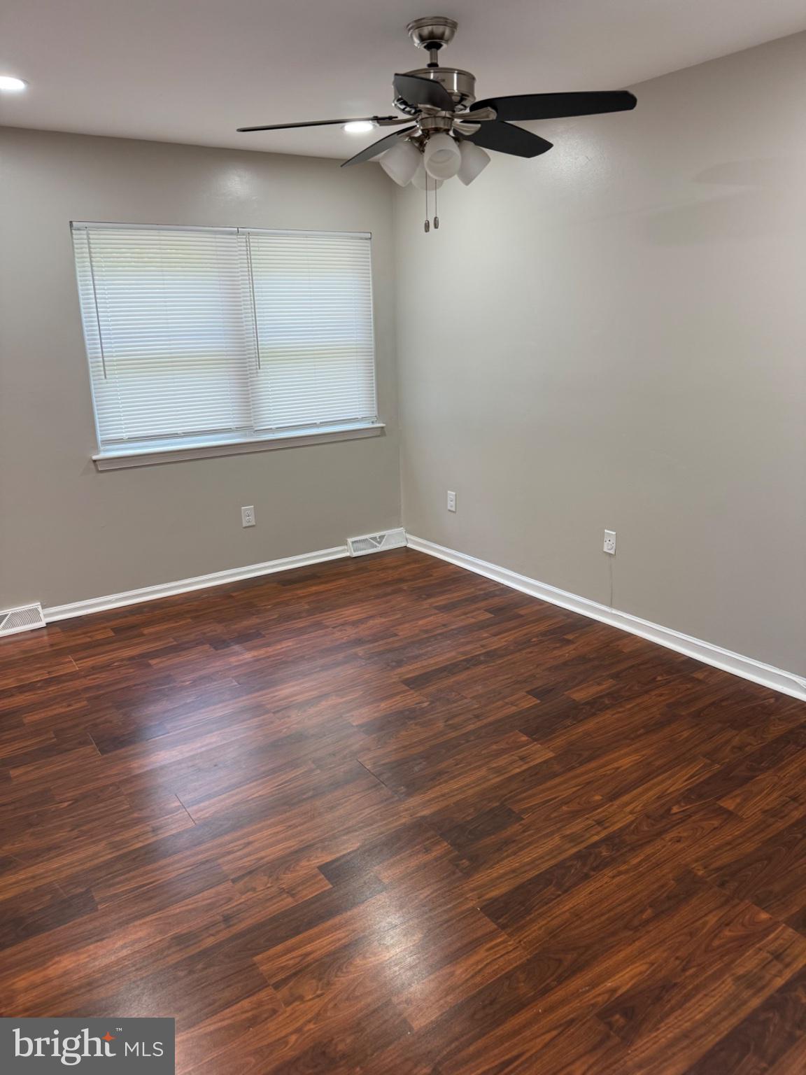 13 LAMPLIGHTER LANE