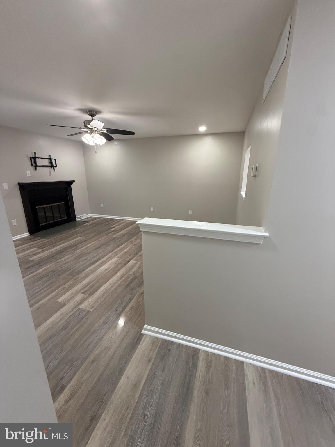 13 LAMPLIGHTER LANE