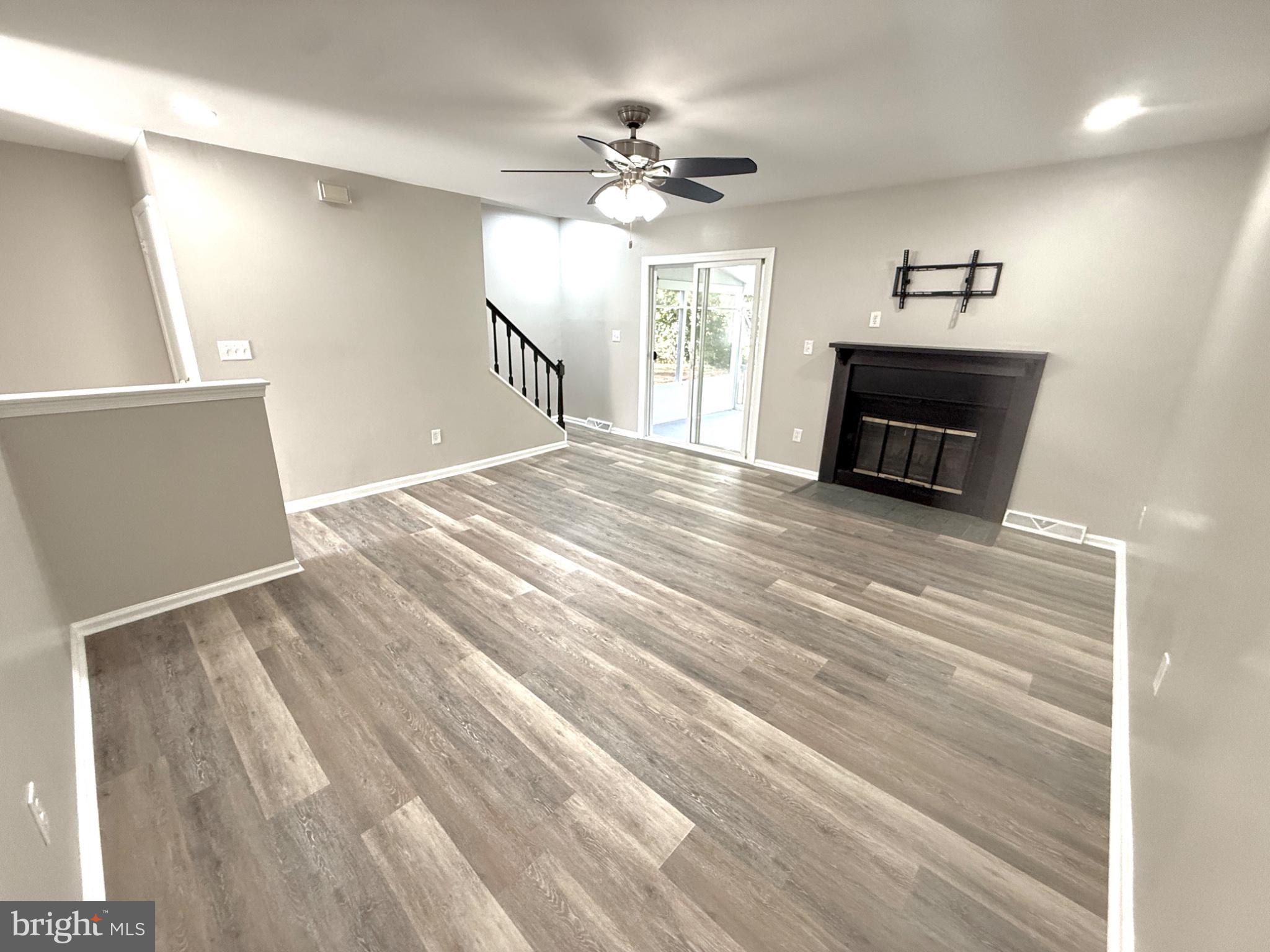 13 LAMPLIGHTER LANE