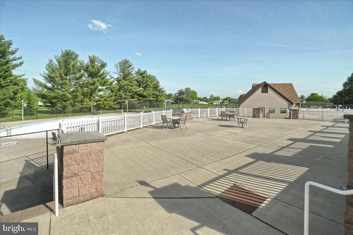 CRESTWOOD VILLAGE - Residential