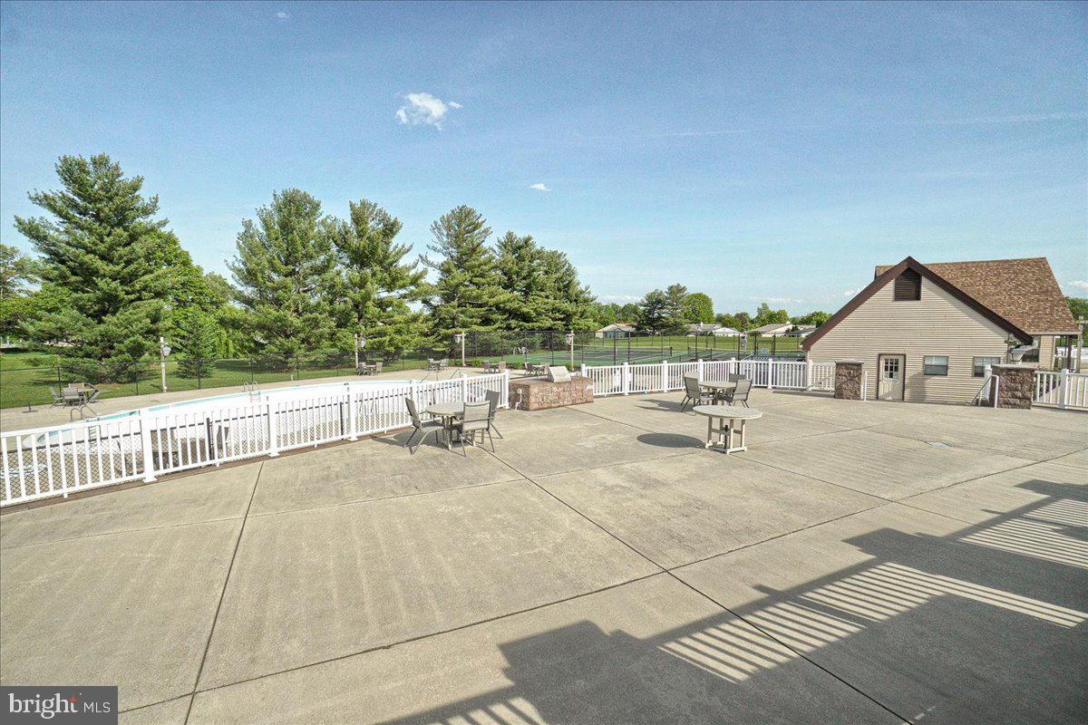 CRESTWOOD VILLAGE - Residential