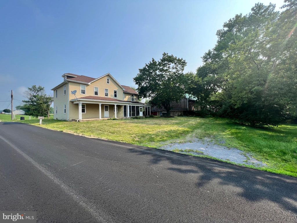 Photo of 161 HEREFORD RD, ELIZABETHTOWN, PA 17022 (MLS # PALA2037762)