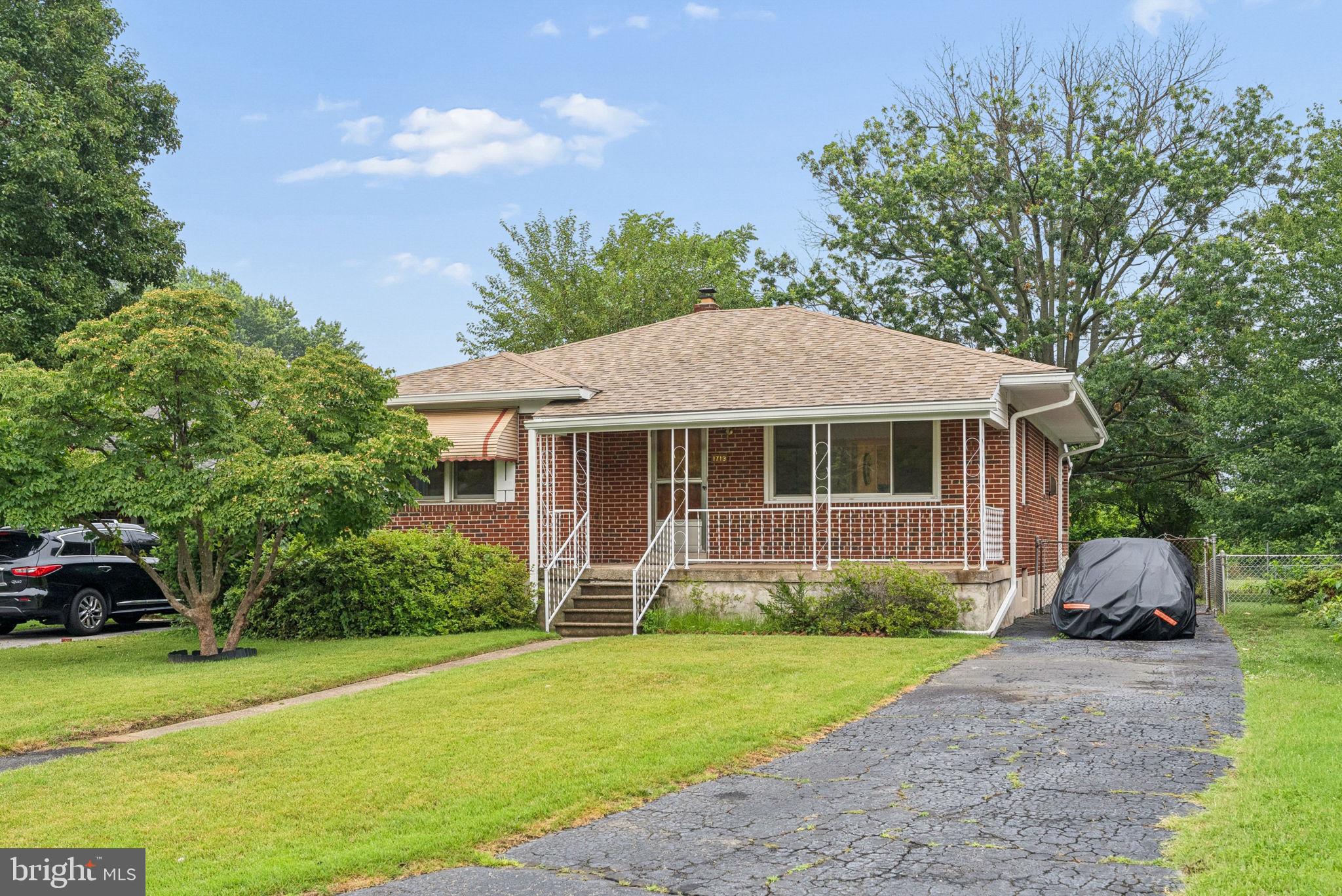 1713 RANCH LANE