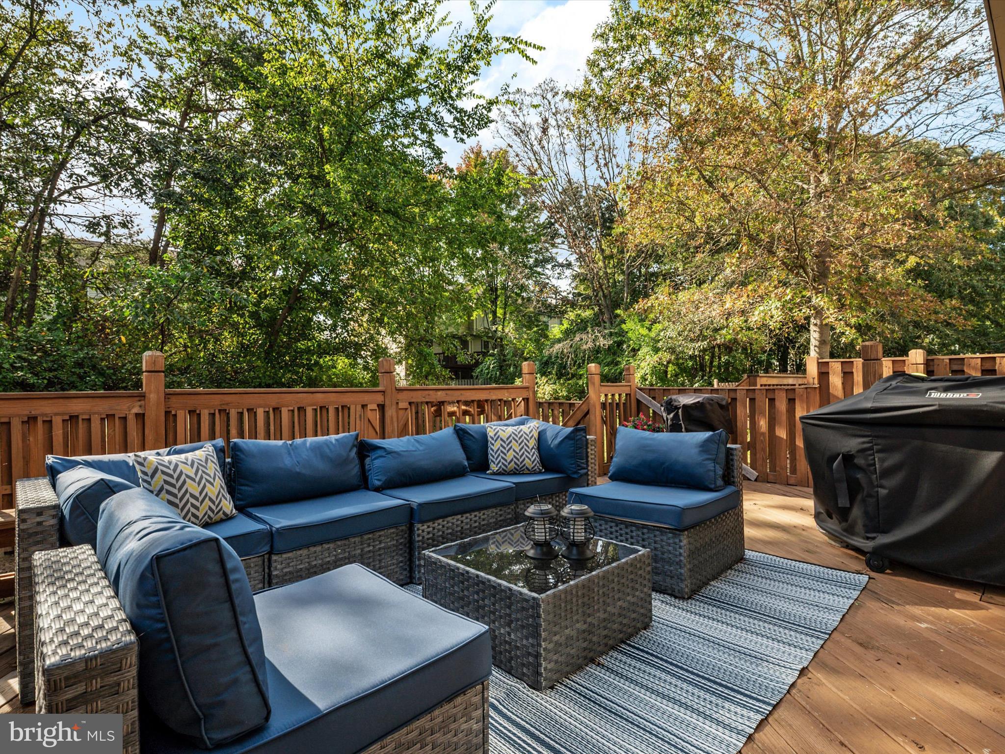 SEVEN OAKS - Residential