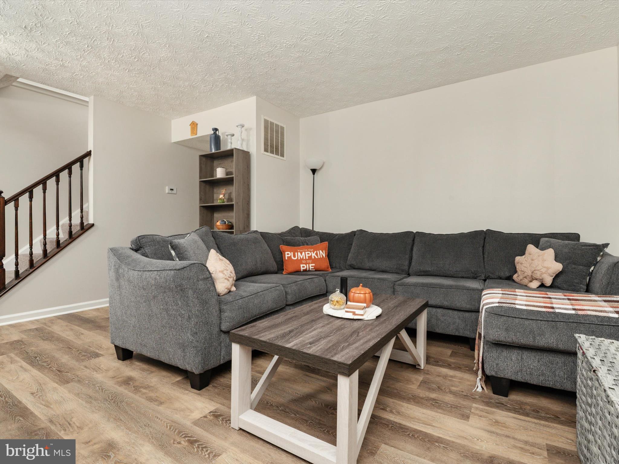 SEVEN OAKS - Residential