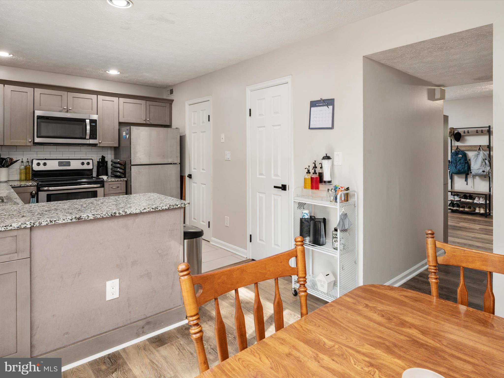 SEVEN OAKS - Residential