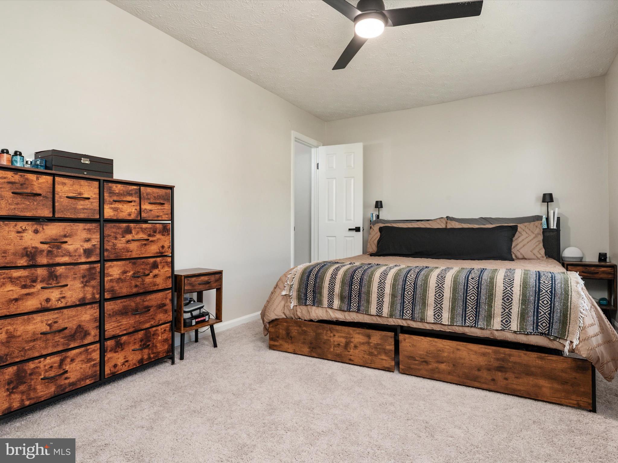 SEVEN OAKS - Residential