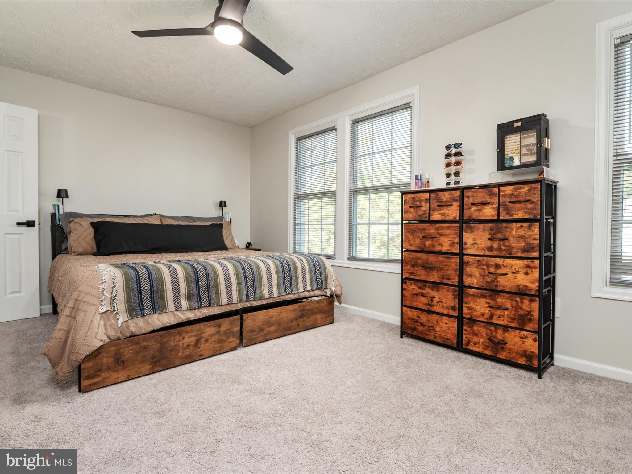 SEVEN OAKS - Residential