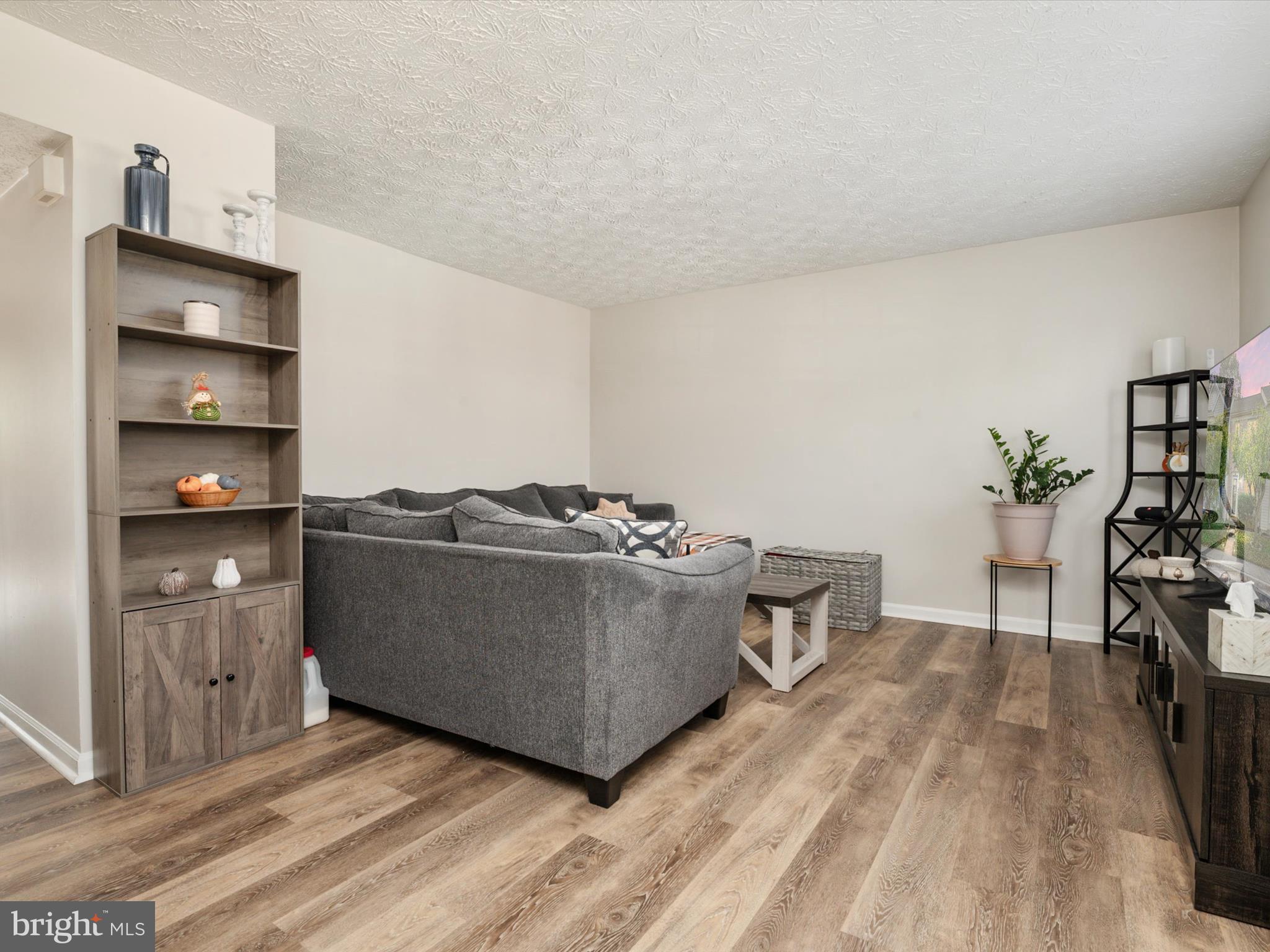 SEVEN OAKS - Residential