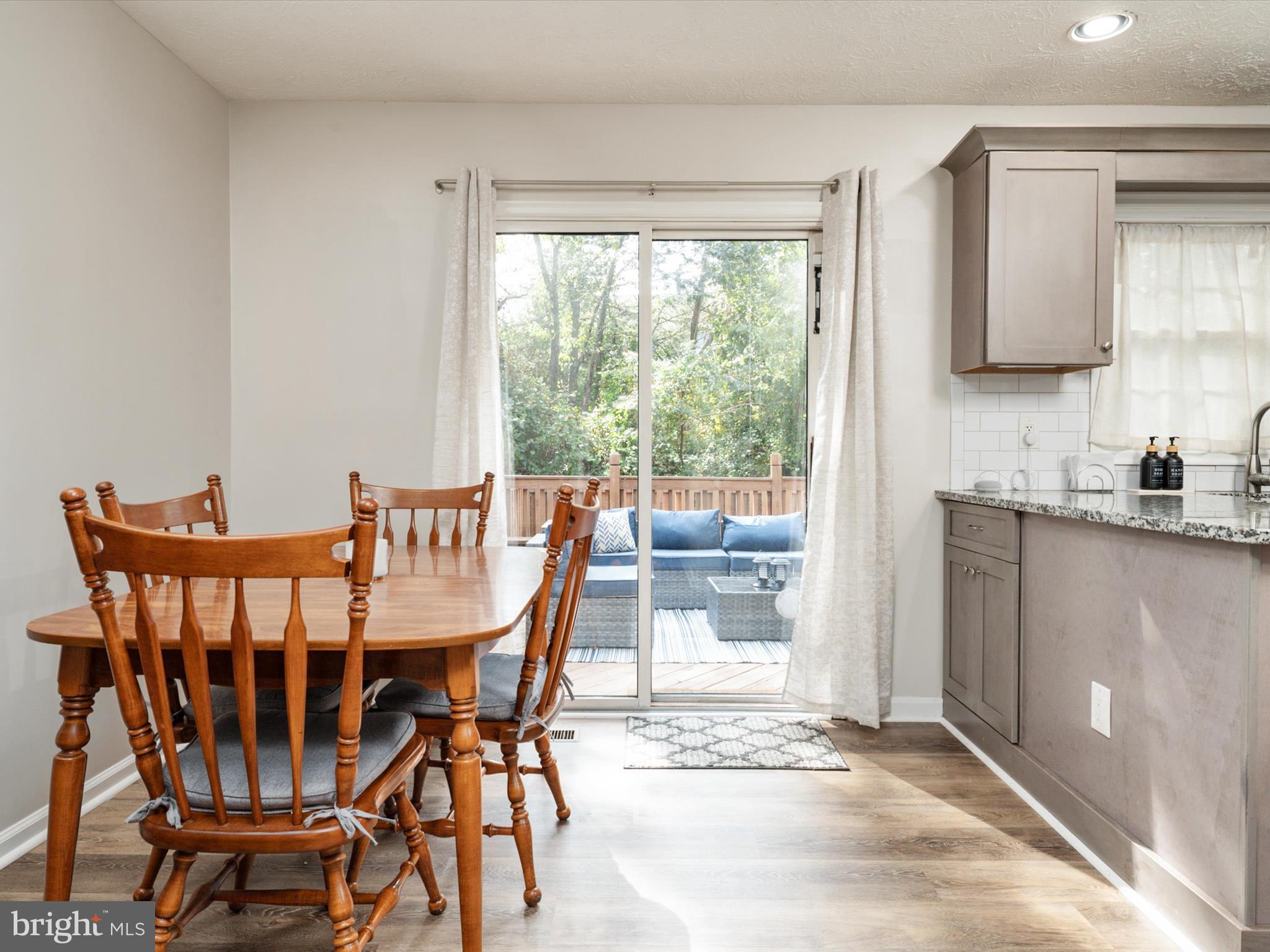 SEVEN OAKS - Residential