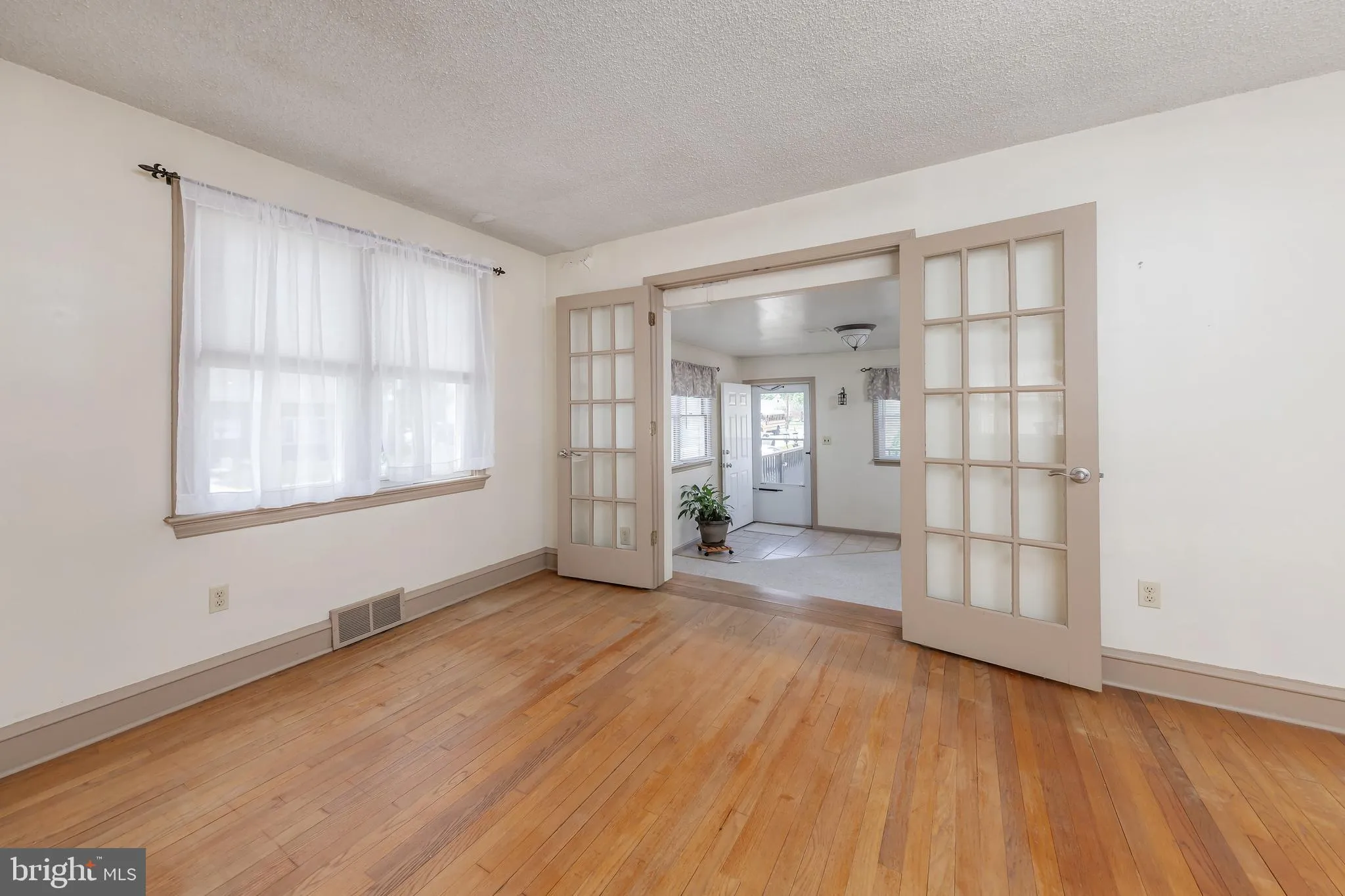 Woodstown, New Jersey 08098, United States, 3 Bedrooms Bedrooms, ,2 BathroomsBathrooms,Residential,Active,121325