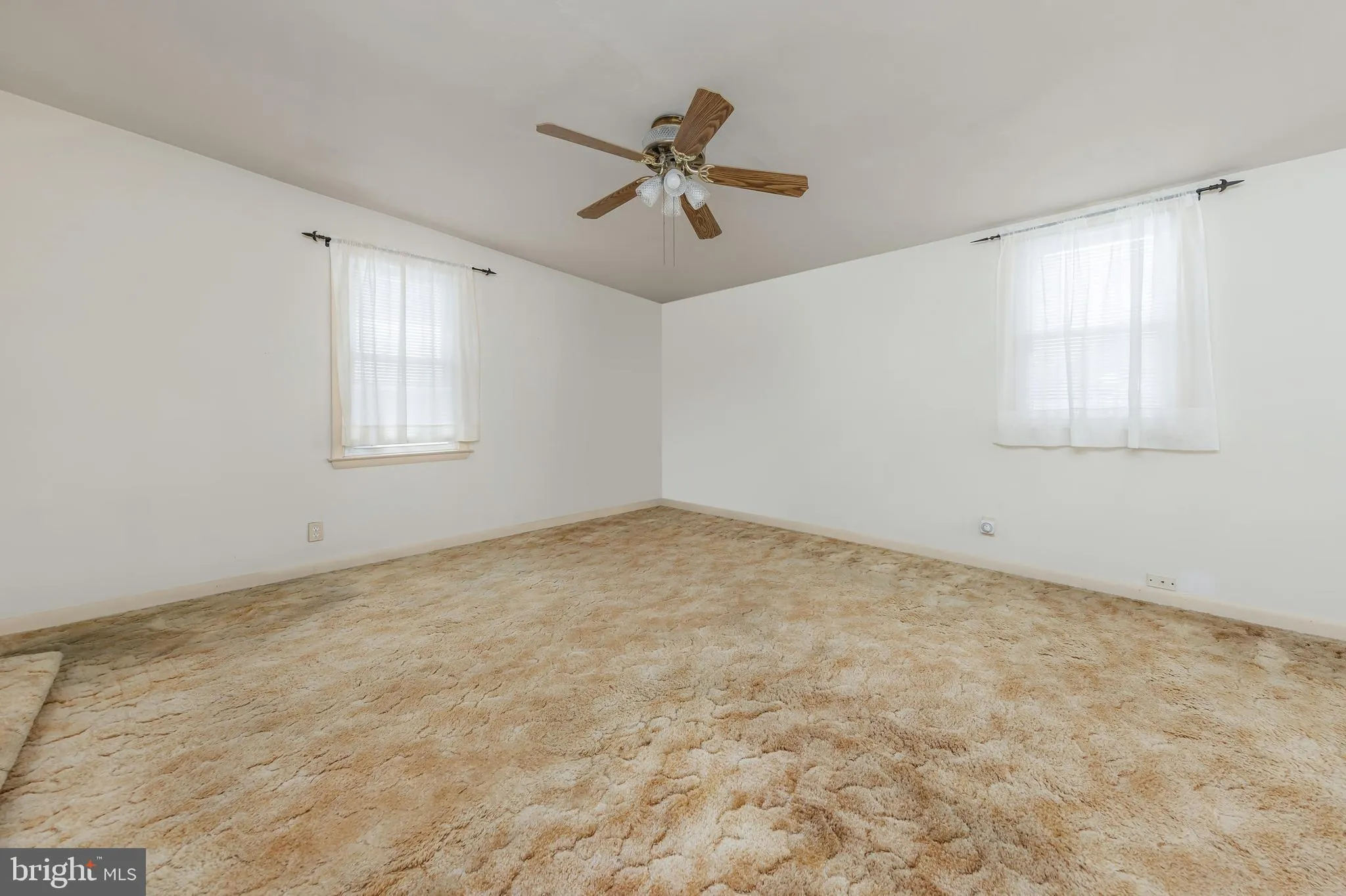 Woodstown, New Jersey 08098, United States, 3 Bedrooms Bedrooms, ,2 BathroomsBathrooms,Residential,Active,121325