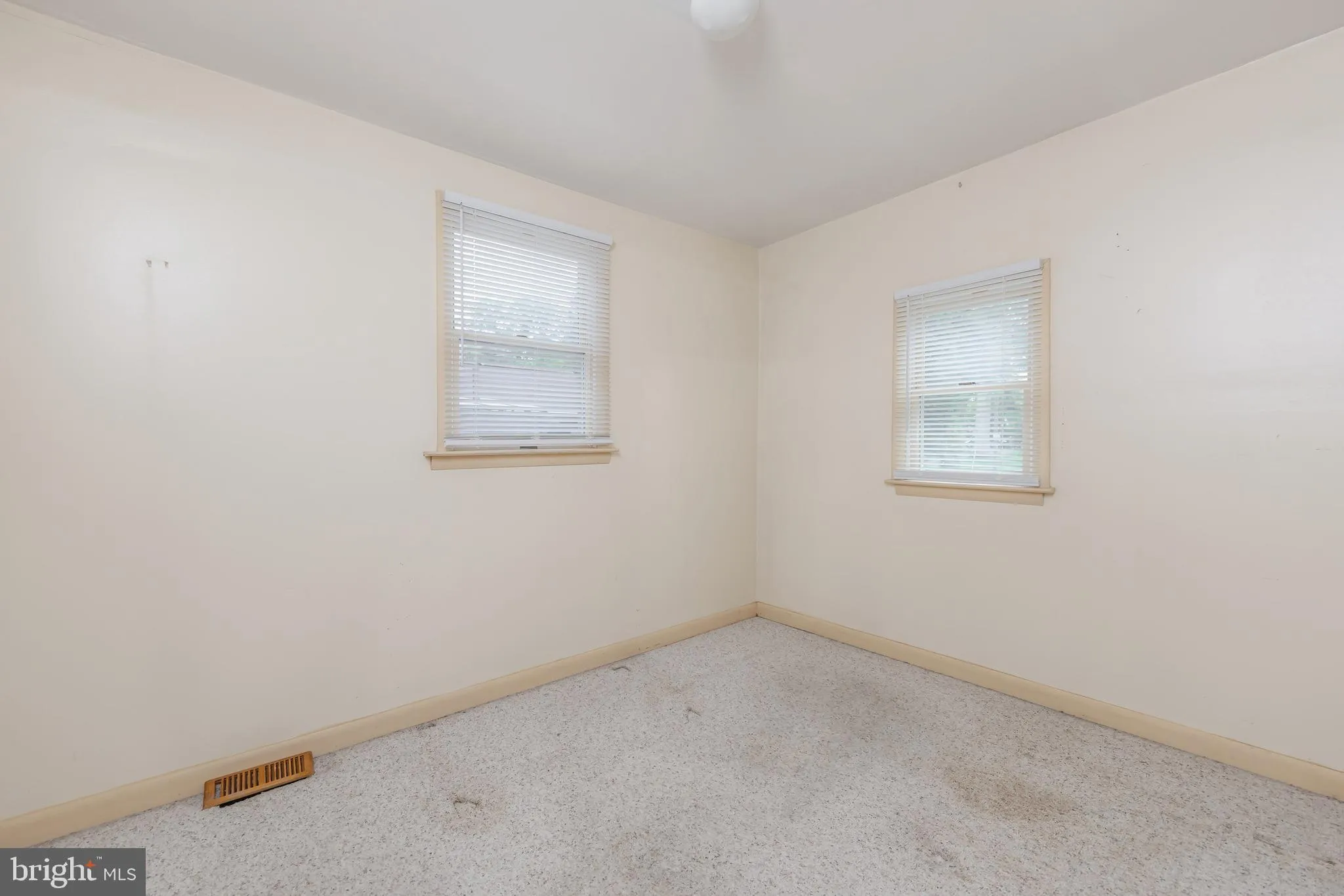 Woodstown, New Jersey 08098, United States, 3 Bedrooms Bedrooms, ,2 BathroomsBathrooms,Residential,Active,121325