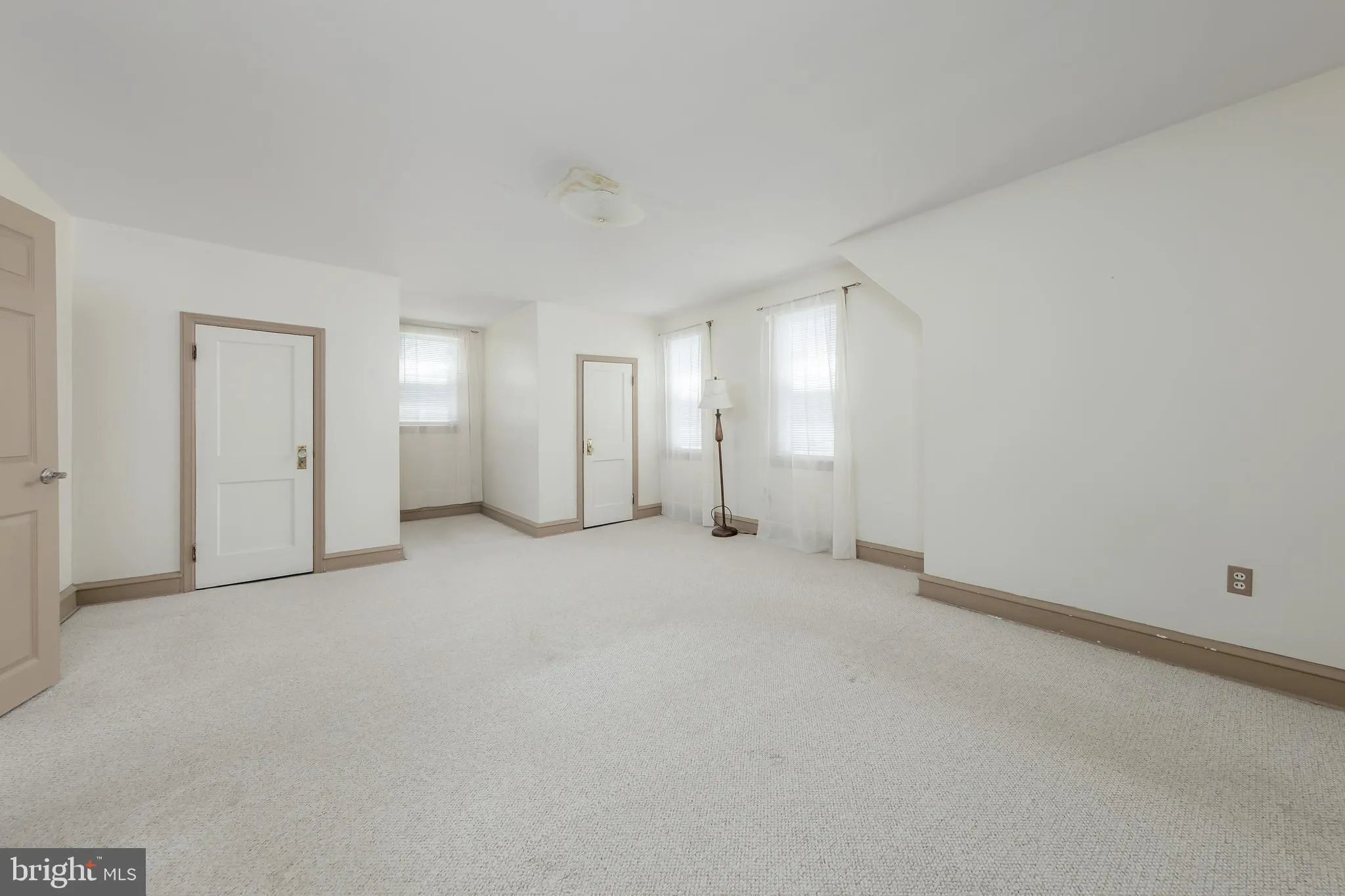 Woodstown, New Jersey 08098, United States, 3 Bedrooms Bedrooms, ,2 BathroomsBathrooms,Residential,Active,121325