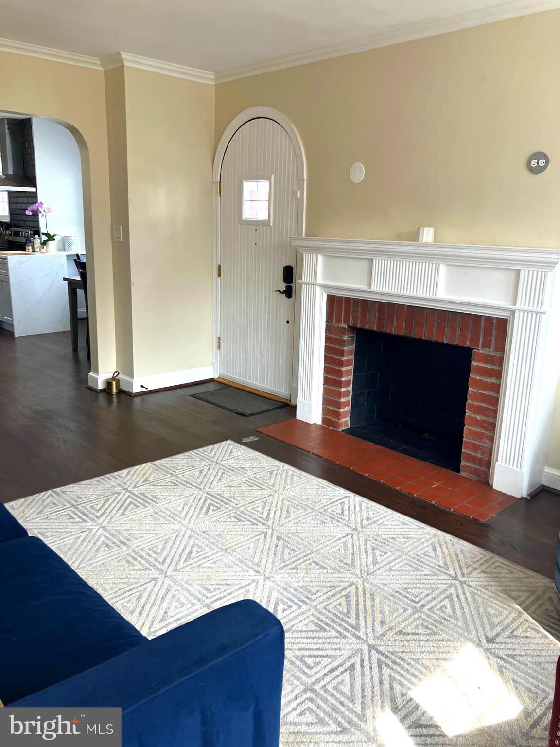 ARLINGTON HEIGHTS - Residential Lease