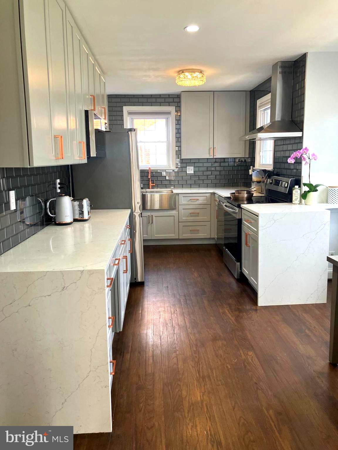 ARLINGTON HEIGHTS - Residential Lease