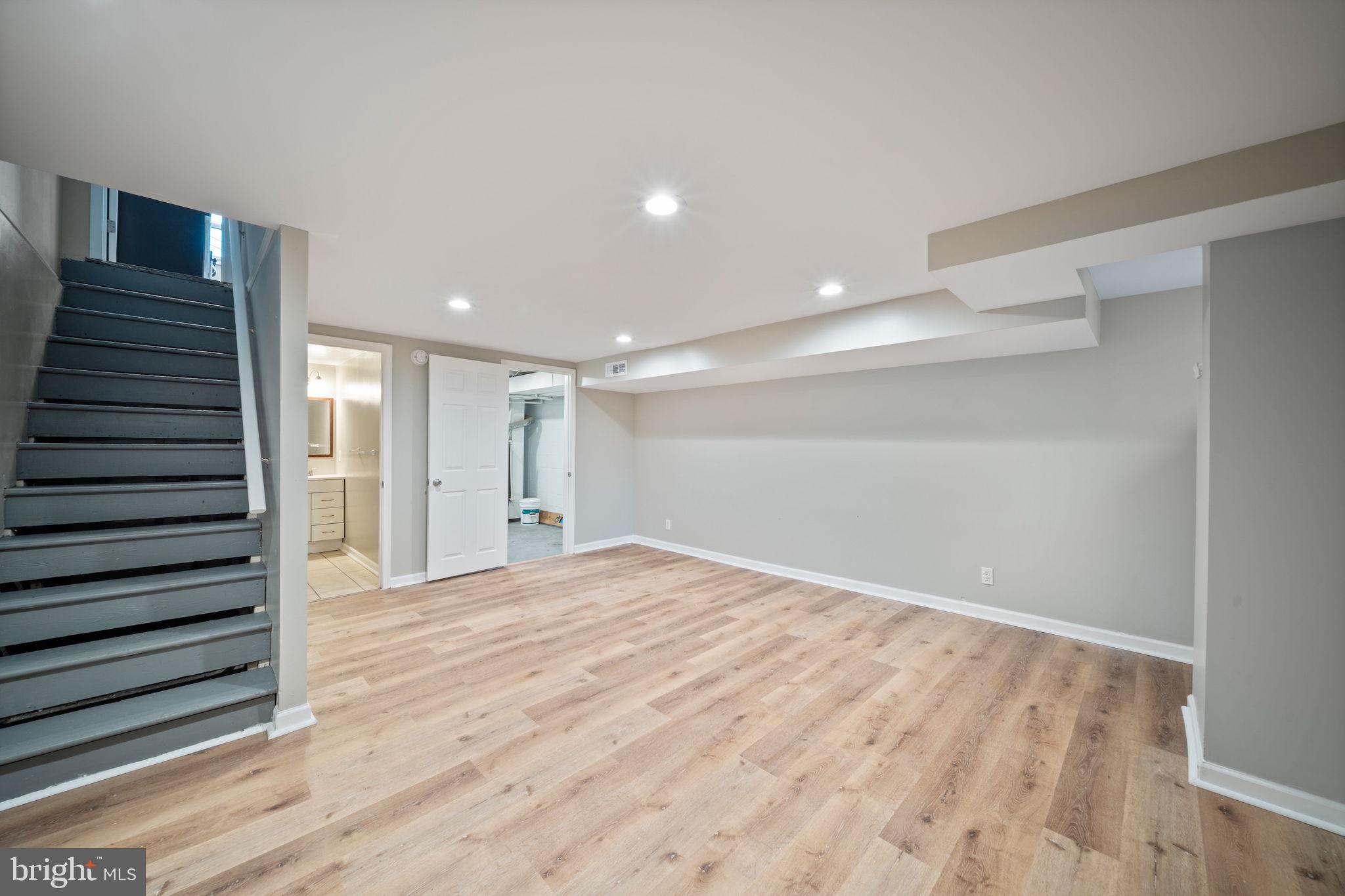 MIDDLESEX - Residential