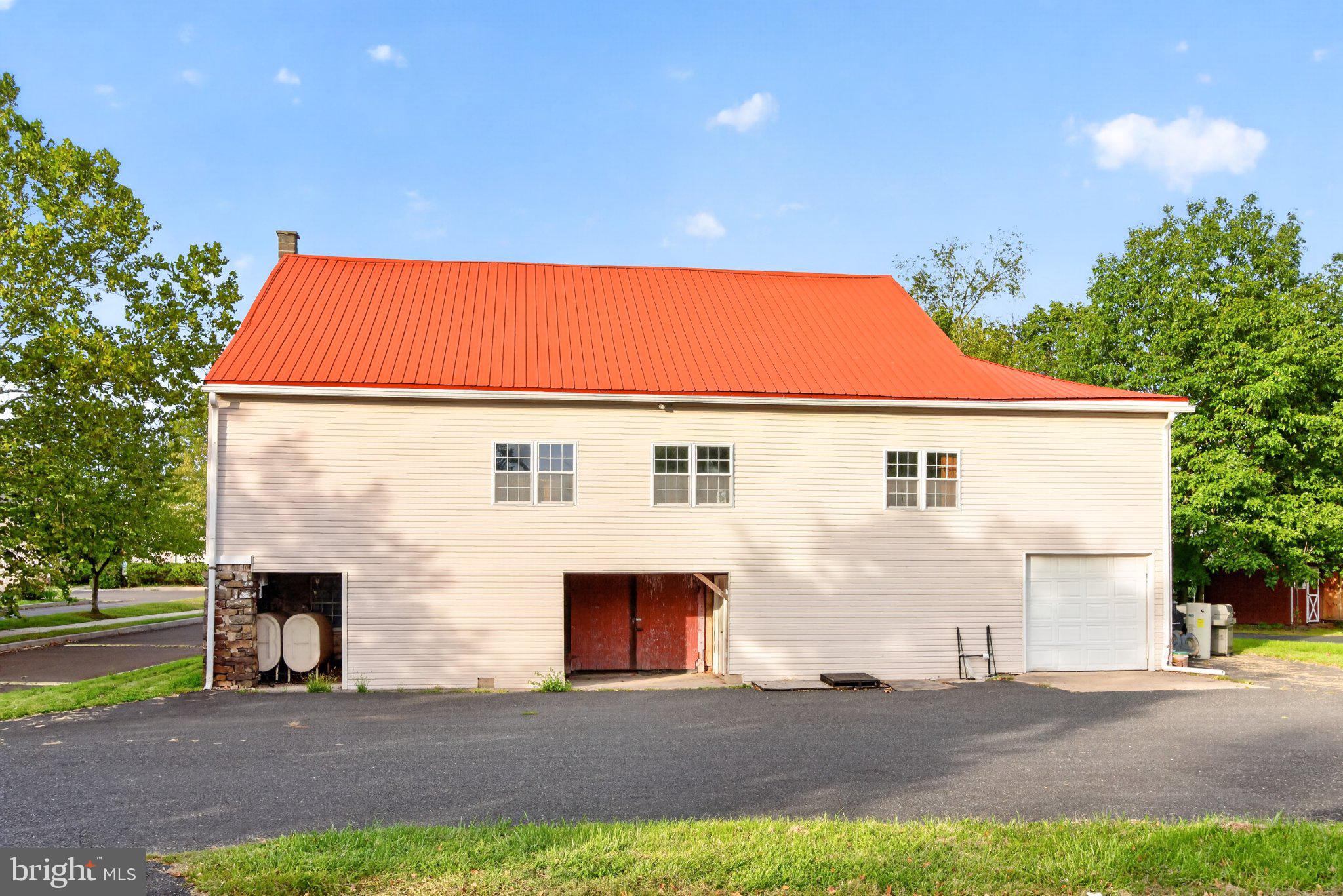 444 SCHOOL LANE