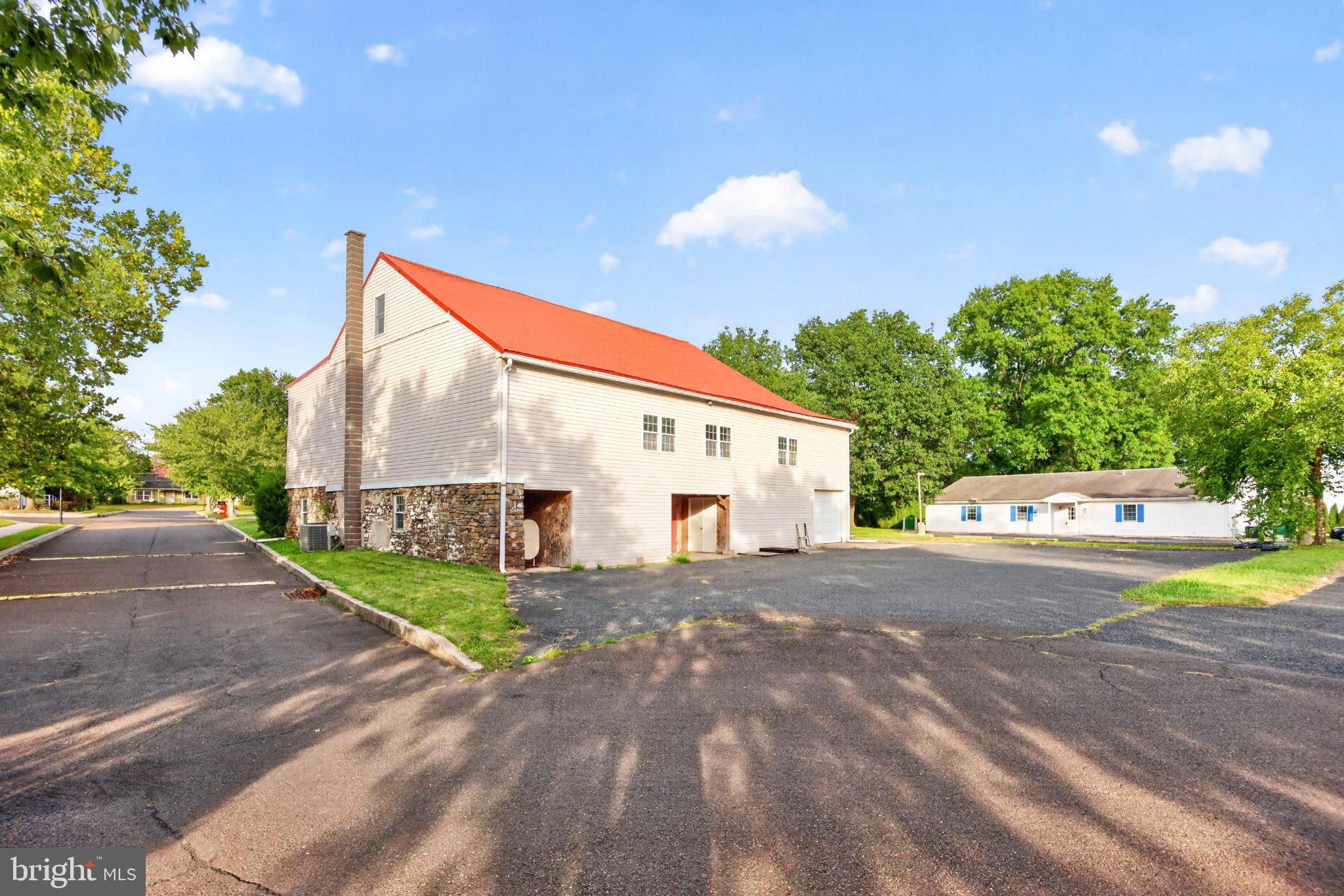 444 SCHOOL LANE