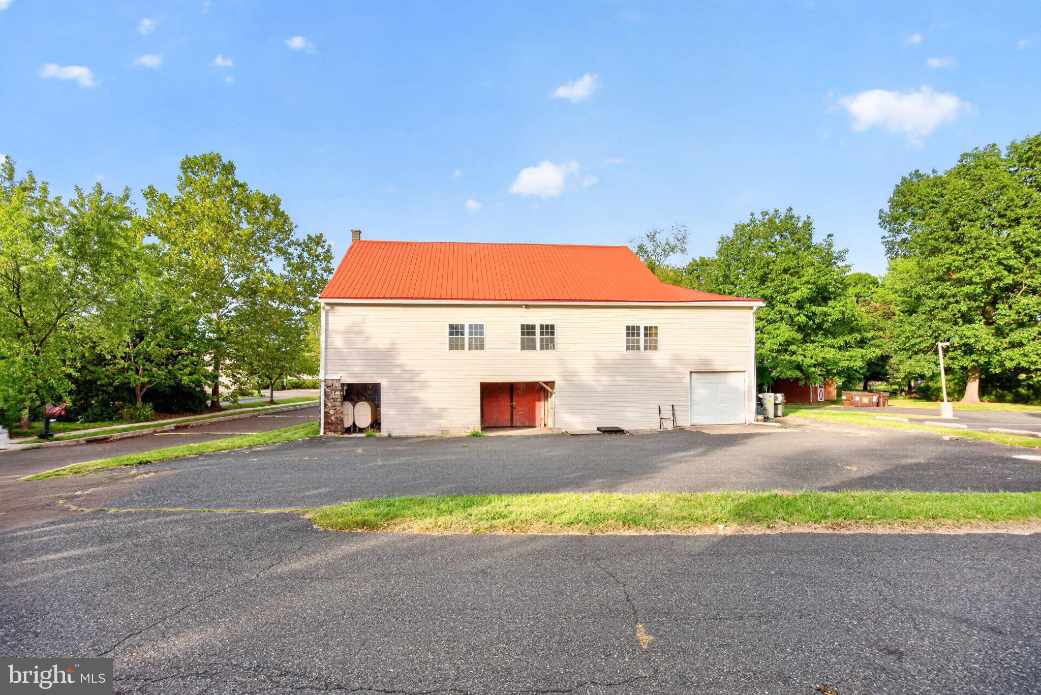 444 SCHOOL LANE