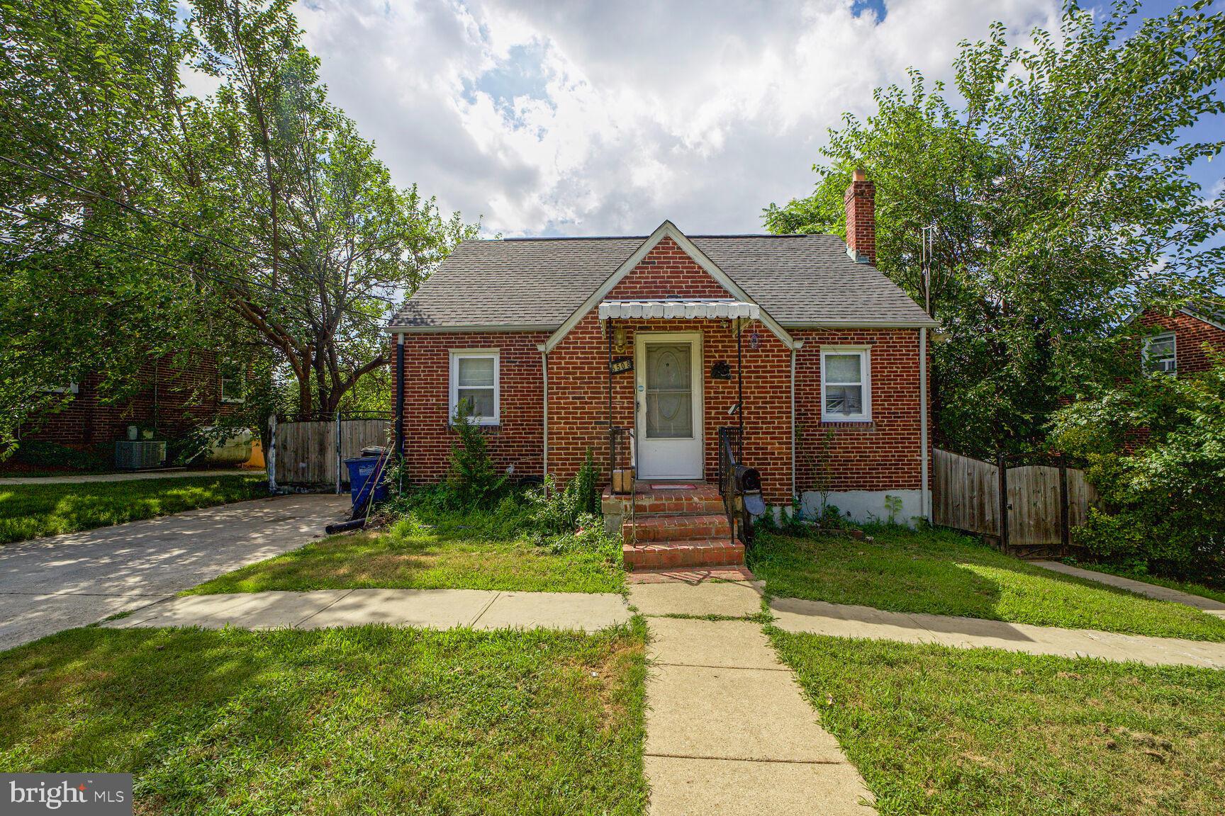 Location, location, location! Two beautiful apartments in the basement with it's own kitchen, full baths, living rooms and own entrance. $1,500 each apartment. Apply here: https://apply.link/yEpQvRc